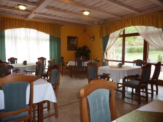 Naspolya Panzio Es Etterem Bed and Breakfast Bátaapáti Exterior foto