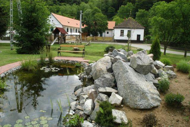 Naspolya Panzio Es Etterem Bed and Breakfast Bátaapáti Exterior foto